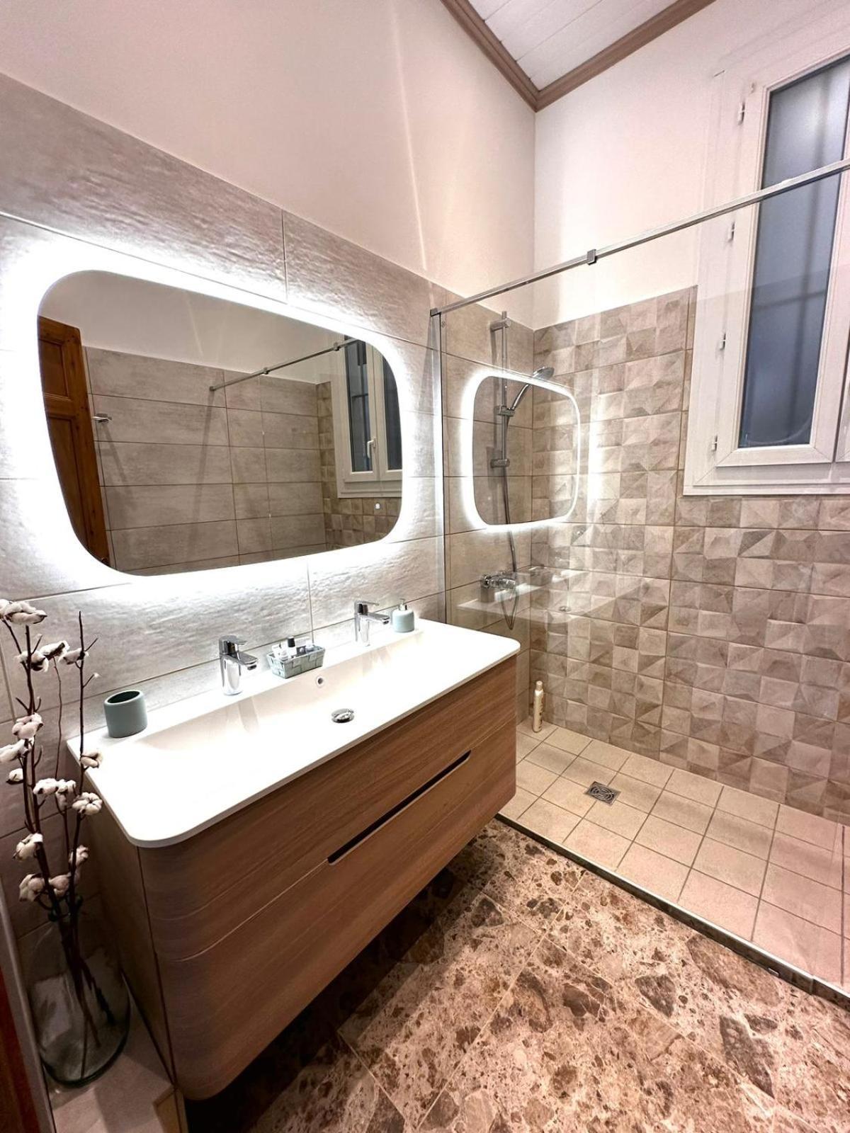 Appartement 4 A 8 Personnes, Spacieux De Standing Classe 4 Etoiles Nîmes Exteriör bild